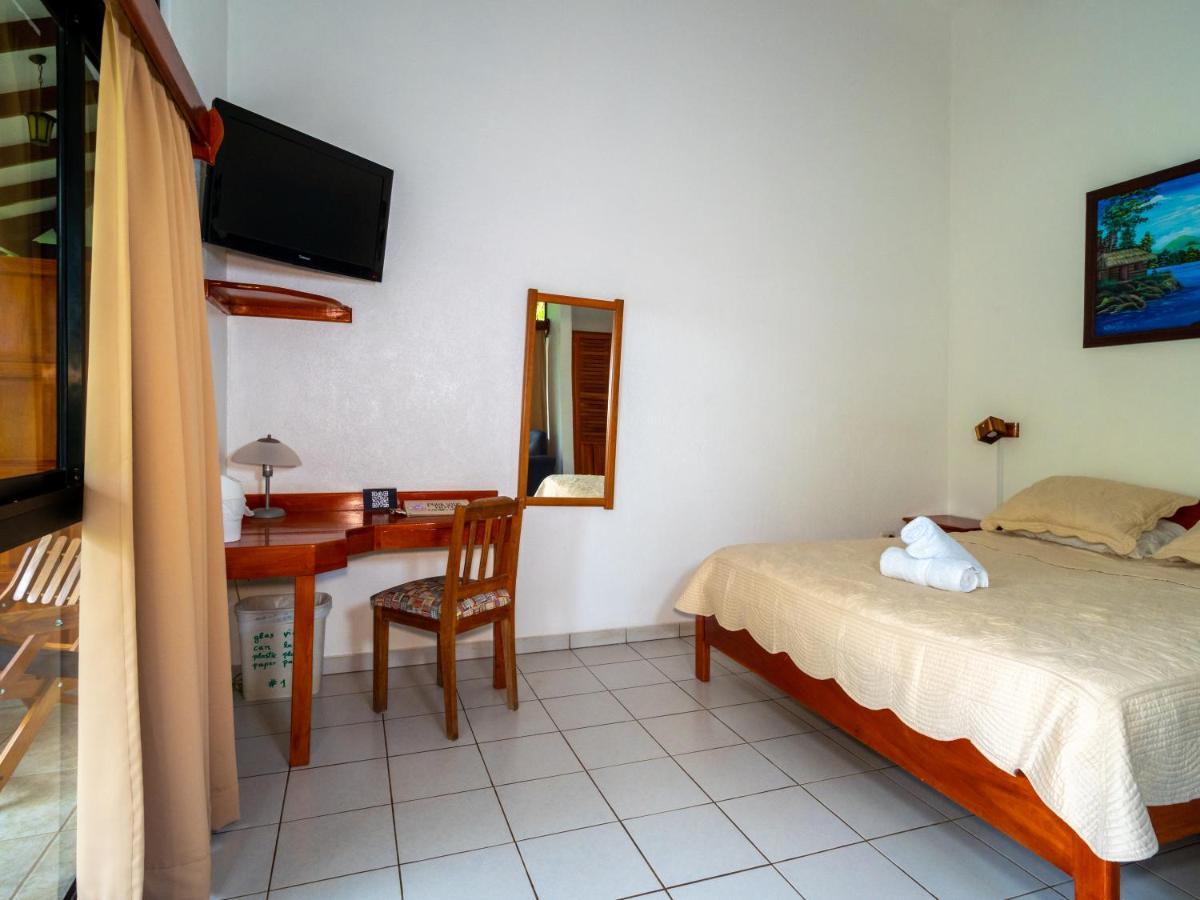 Hotel Colinas Del Sol Atenas Exteriör bild
